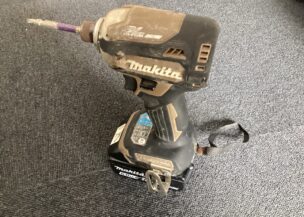 MAKITA TD171D インパクトドライバー　本体バッテリーのみ